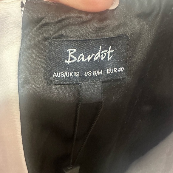 Bardot Two-Tone off the shoulder Midi Dress in Black and White size M/8 - Picture 3 of 6